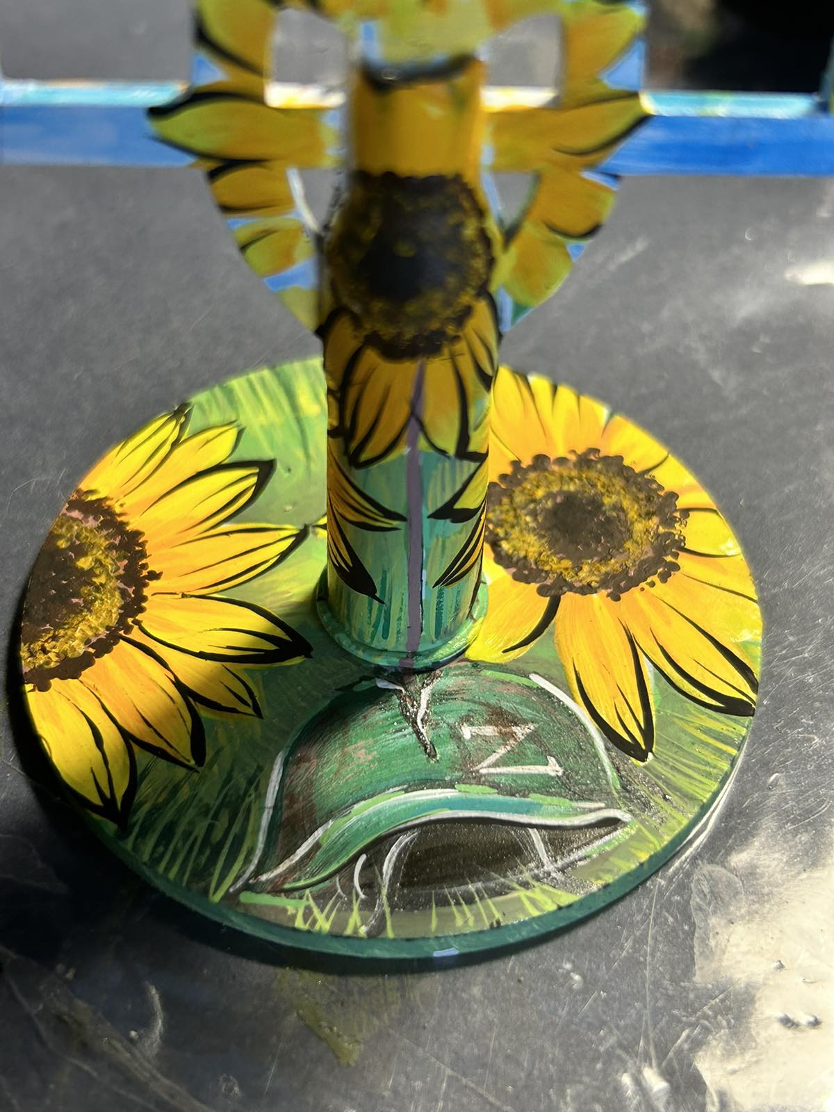 Kleiner Tryzub mit Patronenhülse. (1075 AL)