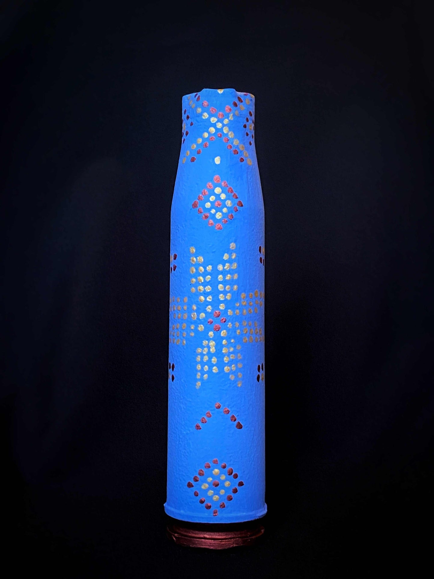 23mm shell with intricate patterns designed by Anna Huliaieva, 15cm tall artwork