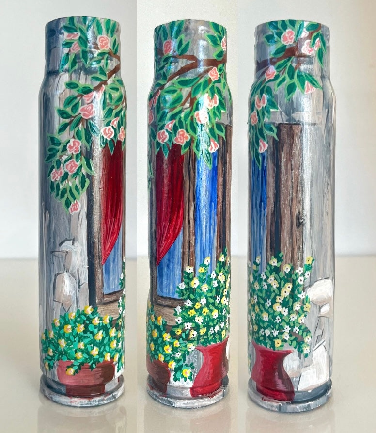 The window view. Drawn on 30mm shell. (16.5cm tall). (#1026).
