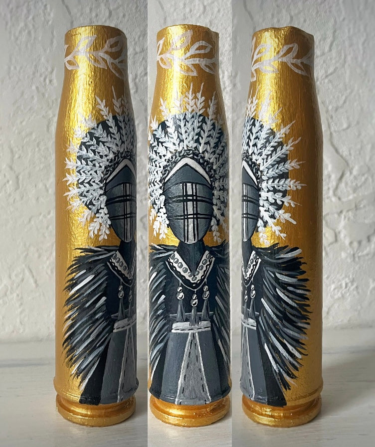 Motanka. Narysowana na łusce 23 mm. (15 cm wysokości). (1265 AH)