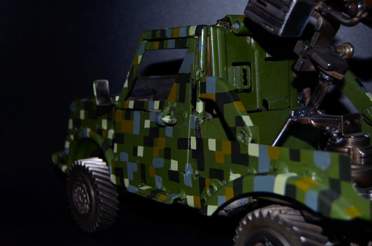 Jeep ucraniano com operador de metralhadora antiaérea