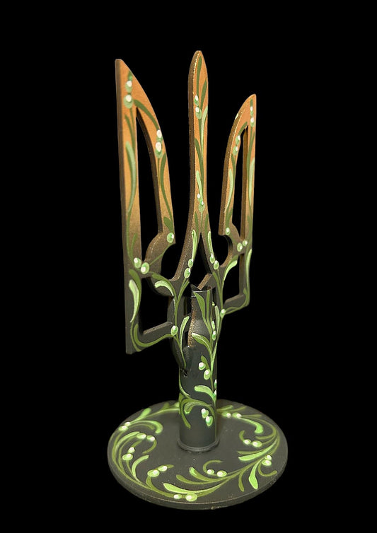 Small tryzub with bullet cartridge. (282)