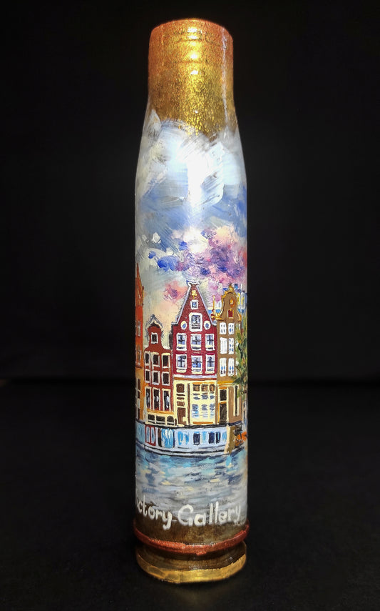 Netherlands: Painted on 30mm shell (16.5cm tall).