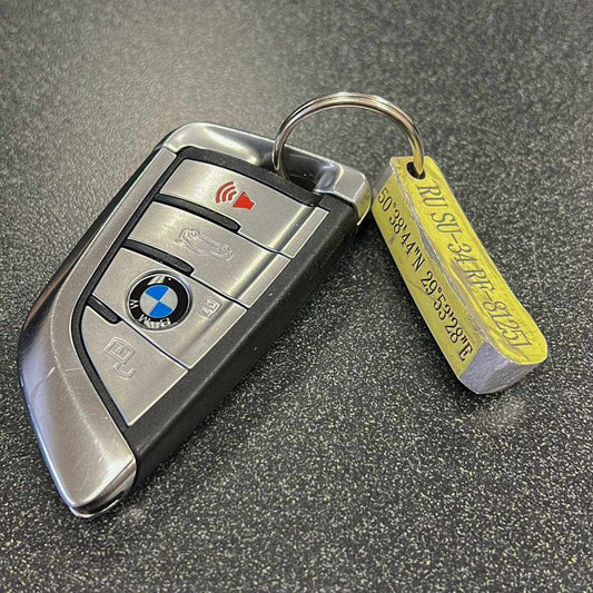 SU-34 fighter-bomber RF-81251 engraved keychain, approx. 4cm long