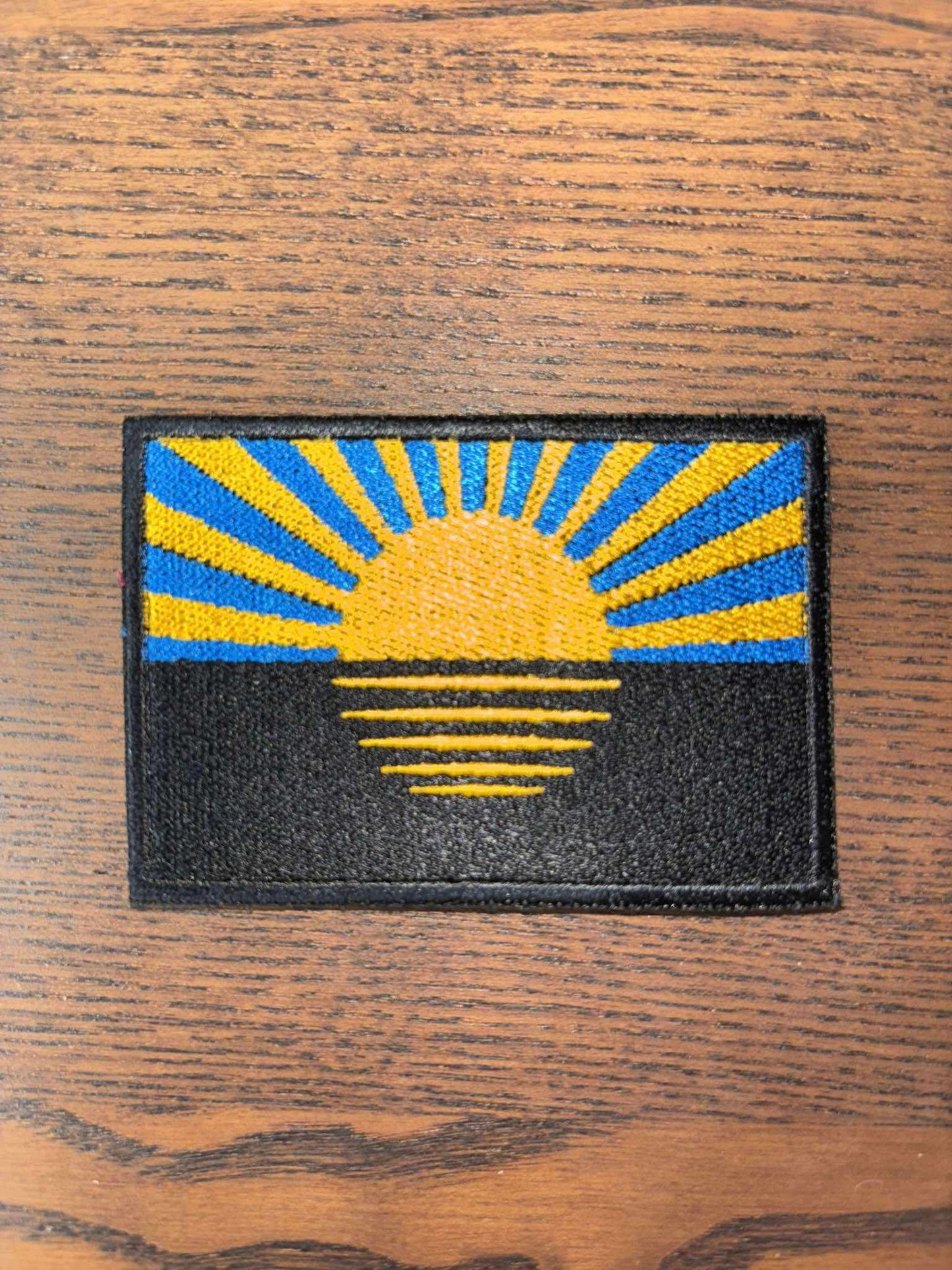 Doneer om te ontvangen: Patch "Oekraïense zon boven de Zwarte Zee (Donetsk Oblast)"