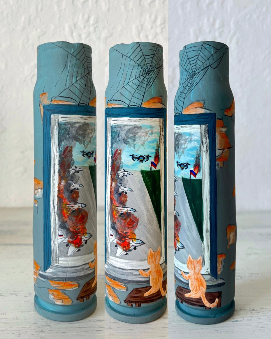 The window view. Drawn on 30mm shell. (16.5cm tall). (#1050).