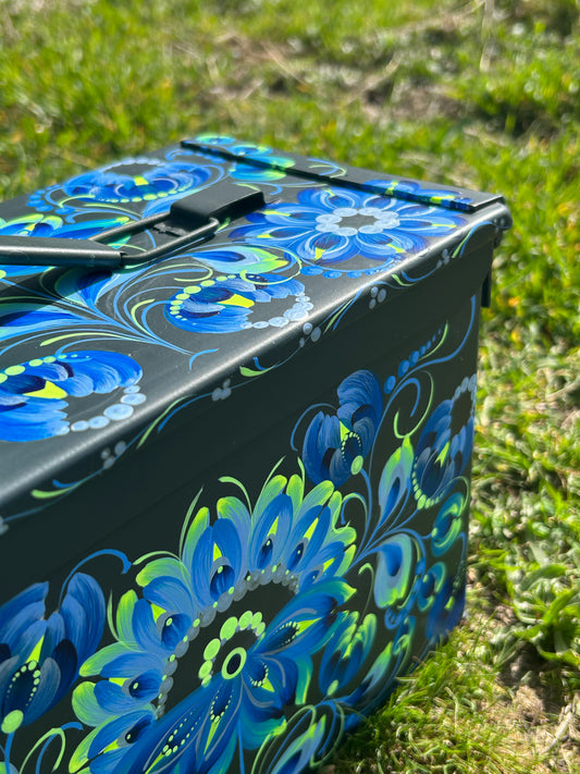 Metal ammunition box.. (280 x 140 x 185 mm). (1099 AL)