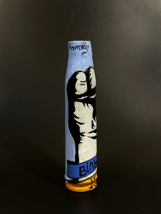 Estojo de 30mm com desenho de um punho. (#707)