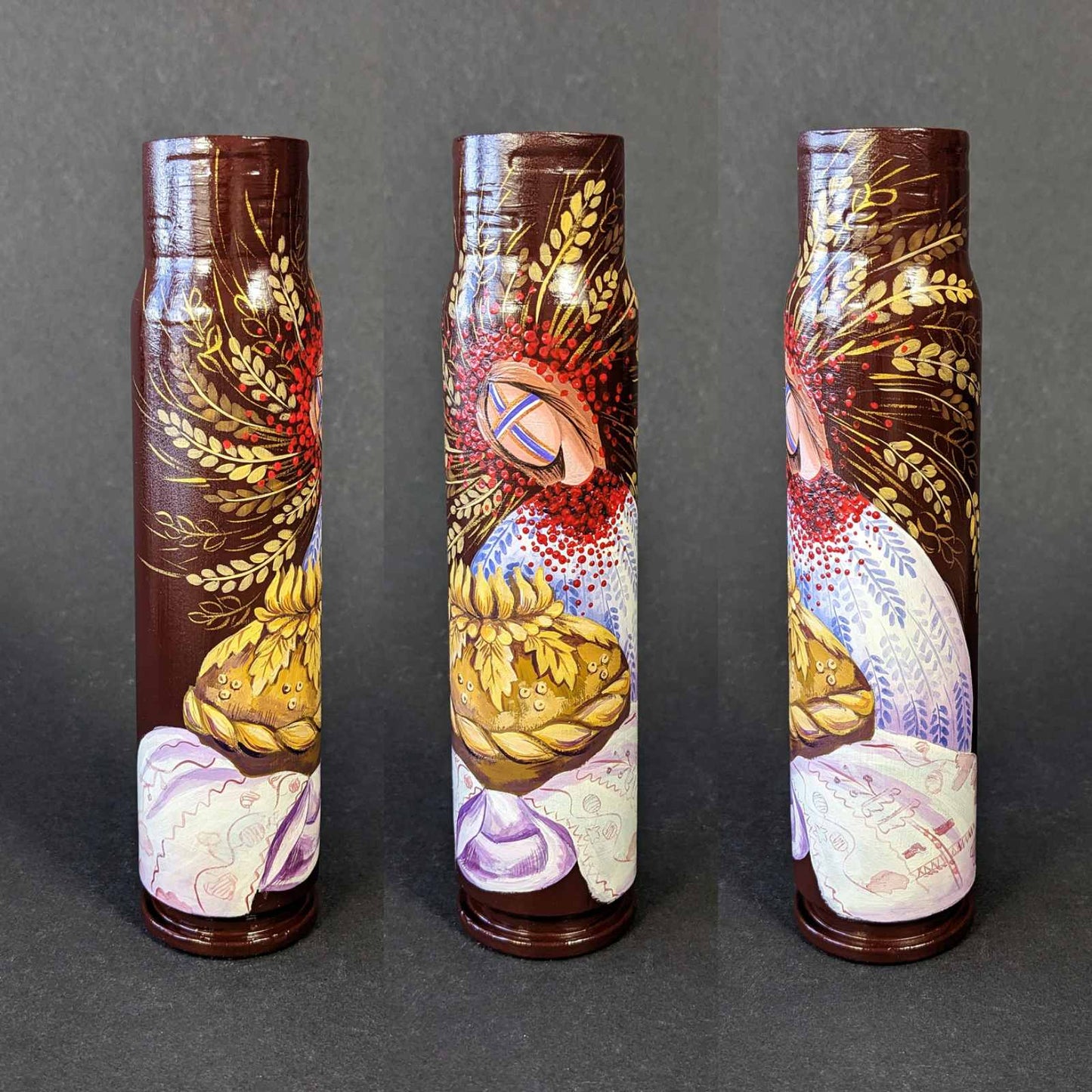 Motanka ucraniana, pintada numa concha de 30mm. (CR602)