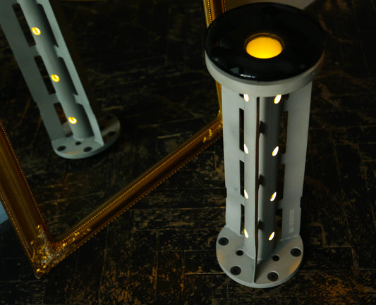 Lámpara cohete creada a partir de un cohete de carga 9M27K1 de 220 mm