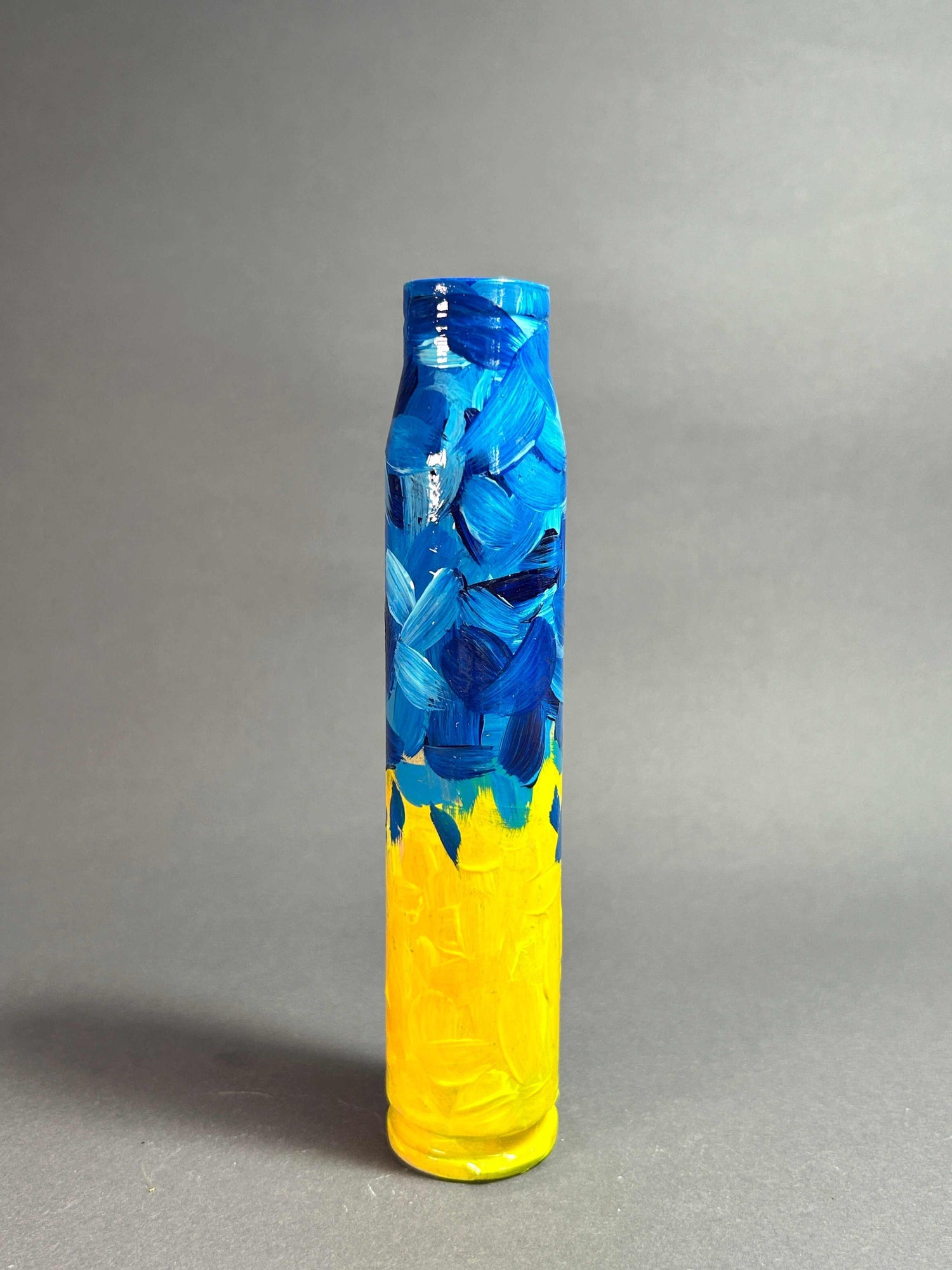 30mm and Gepard shell casings painted by Ukrainian artists available for European donors