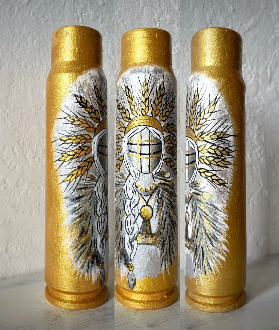 Motanka. Pictat pe o schijă de 30 mm. (16,5 cm înălțime). (#1296 AH)