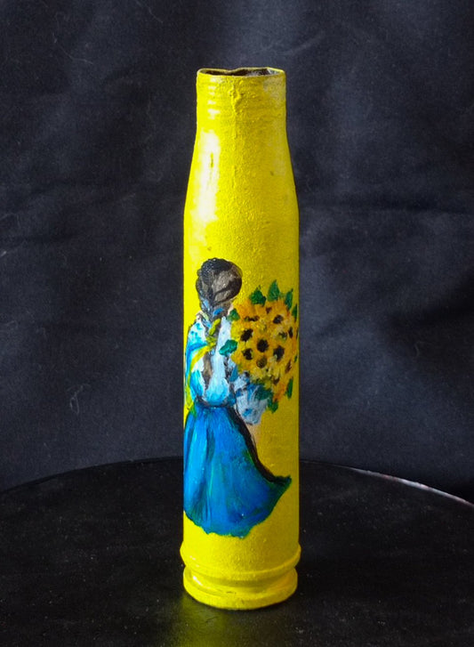 30mm shell with drawing of Ukrainian girl. (#219)
