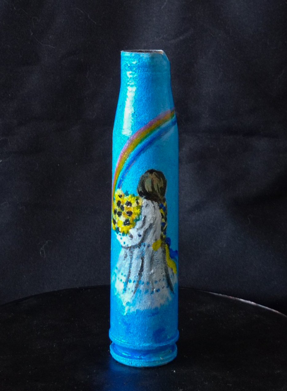 30mm shell with drawing of Ukrainian girl. (#220)