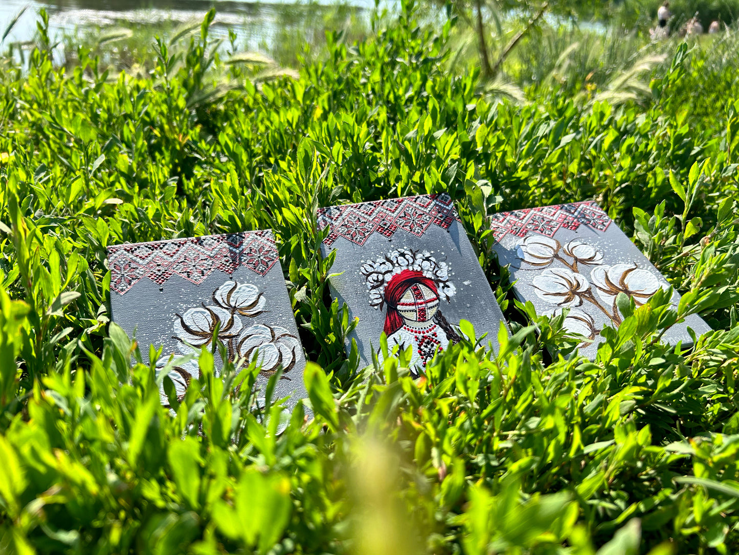 Tríptico, Motanka con algodón. (10x15cm). (1097 AL)