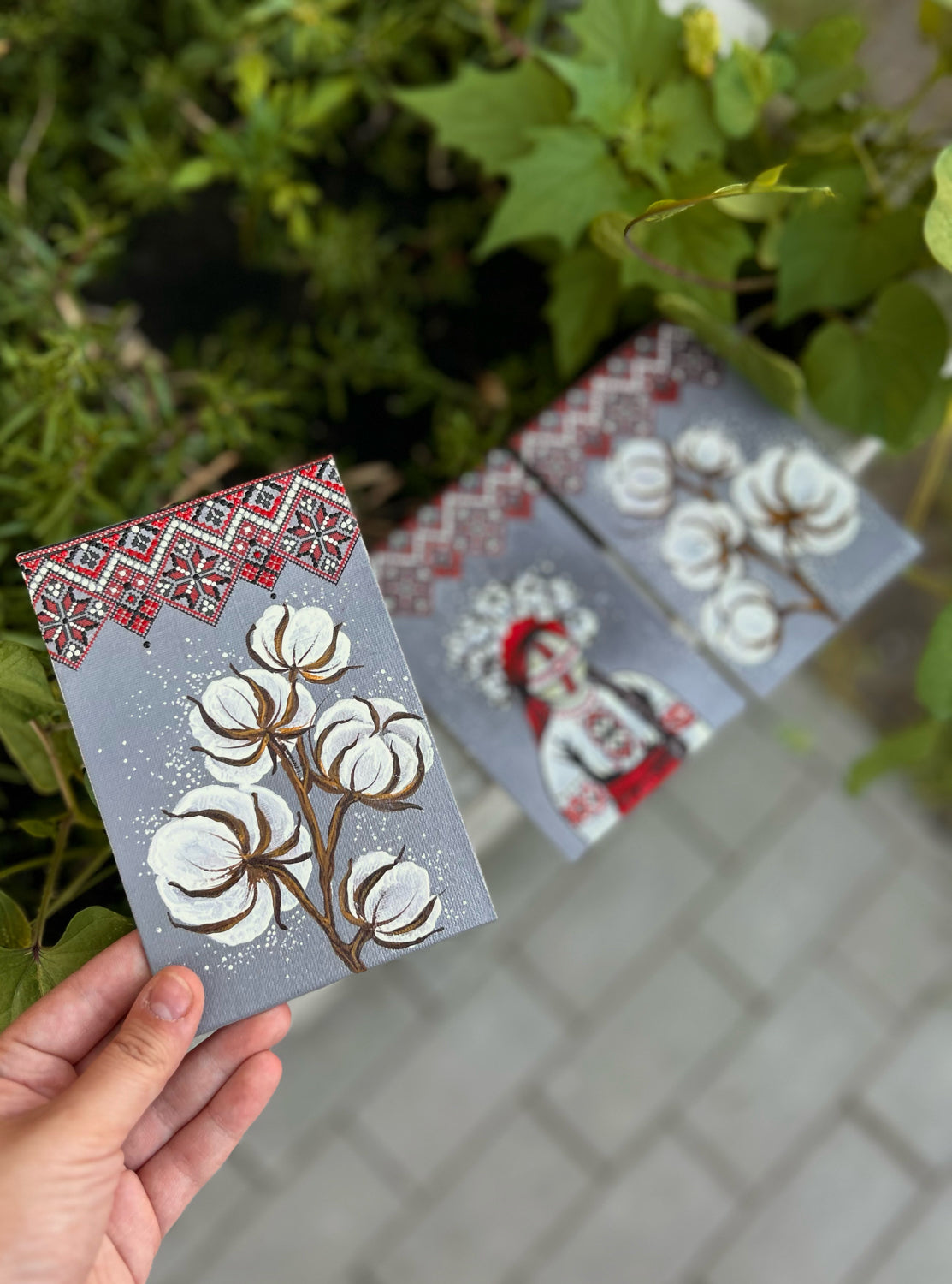 Tríptico, Motanka con algodón. (10x15cm). (1097 AL)