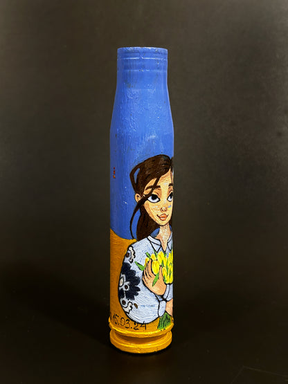 30mm shell with drawing of Ukrainian Girl (#702)