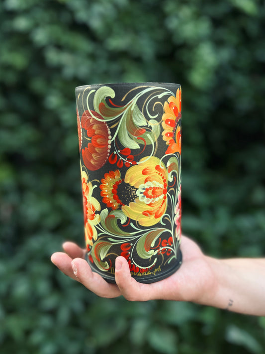 105mm brukt granathylse med tegning av mønstre. (1108 AL)