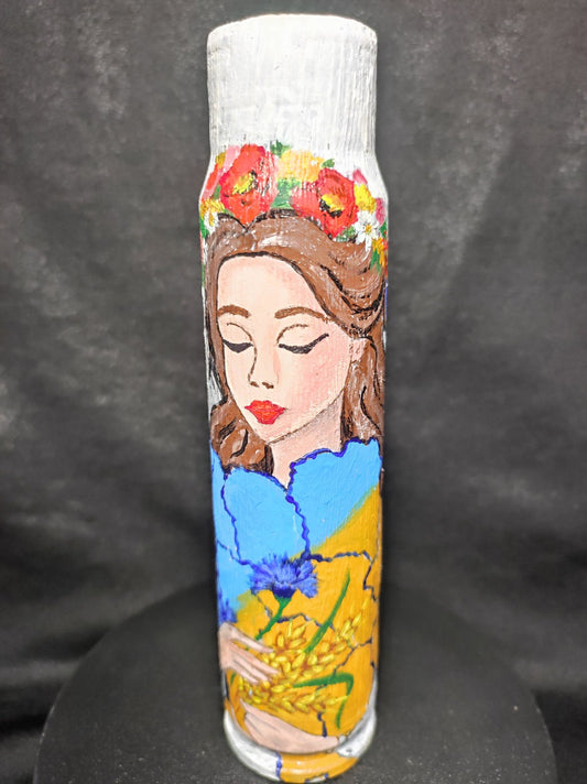 Ukrainian Girl painted on 30mm shell (#718). Painted by Julia Seminoh.