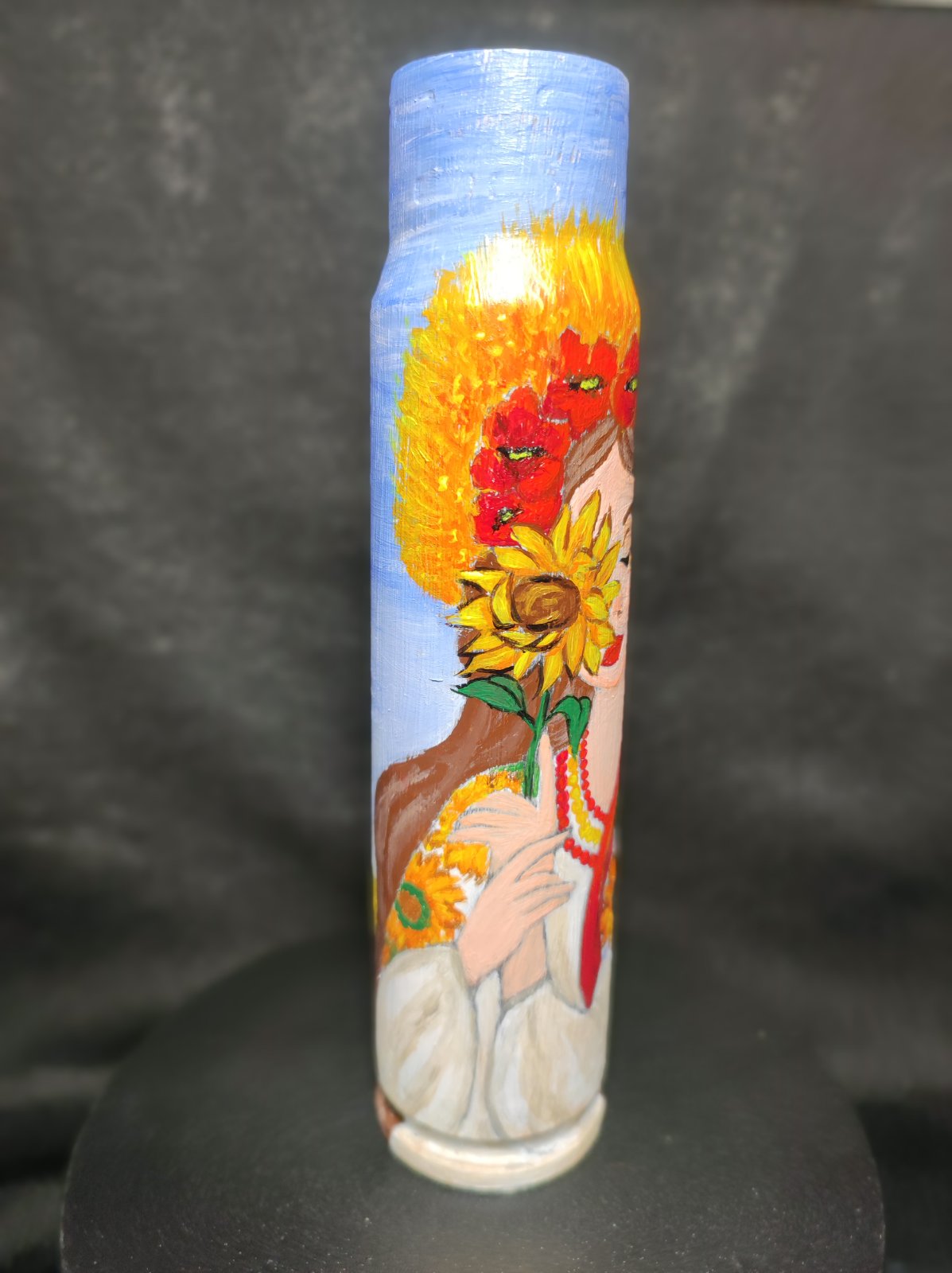 Ukrainian Girl painted on 30mm shell (#719). Painted by Julia Seminoh.