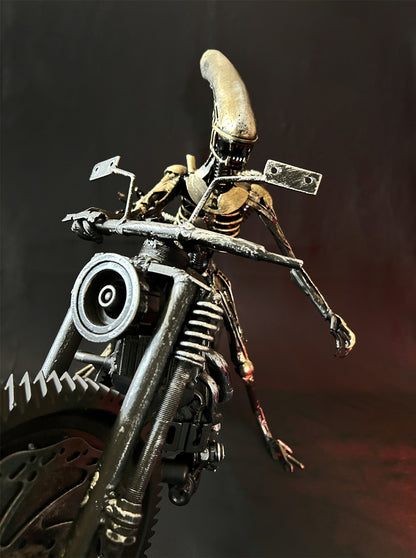 Alien on Motorcyle 75x52x25 (LxHxW) (1119 HS)
