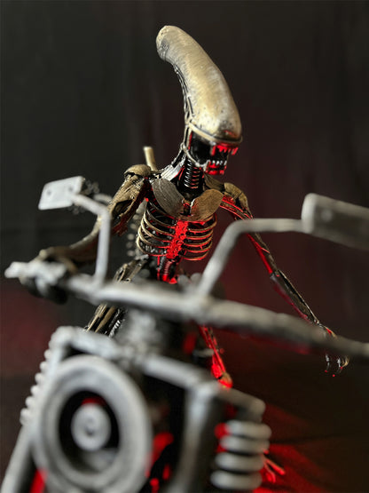 Alien on Motorcyle 75x52x25 (LxHxW) (1119 HS)