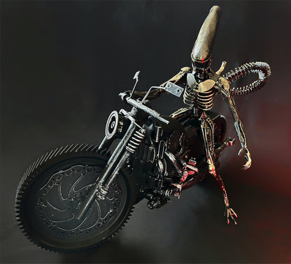 Alien on Motorcyle 75x52x25 (LxHxW) (1119 HS)