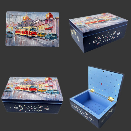 Jewelry box "Kharkiv" painted by Ukrainian artist Marharyta Klimova