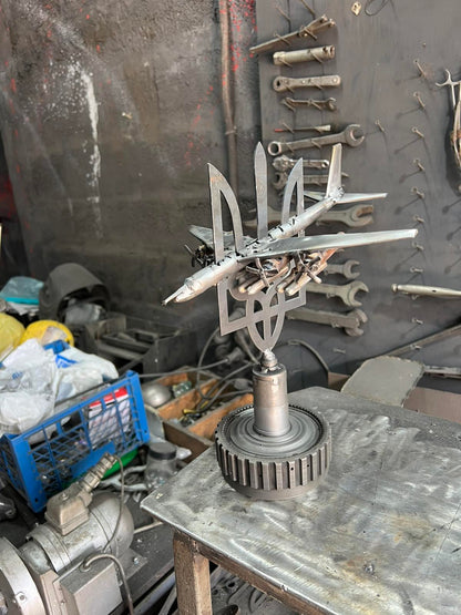 TU-95 Impaled on Tryzub (33x25x26.5cm) (1080 HS / AL)