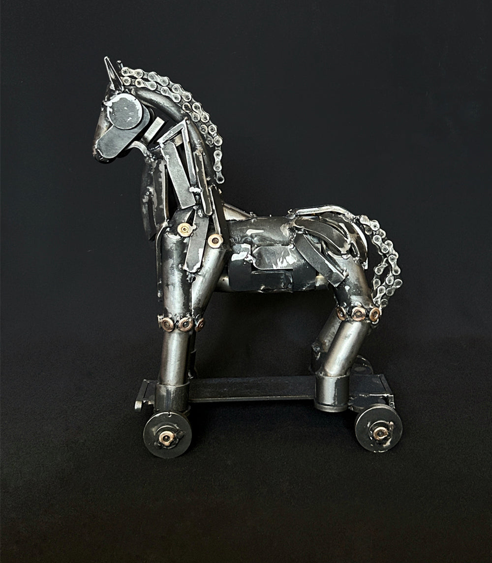 Trojan Horse 25x20x38 (LxWxH) (1105 HS)