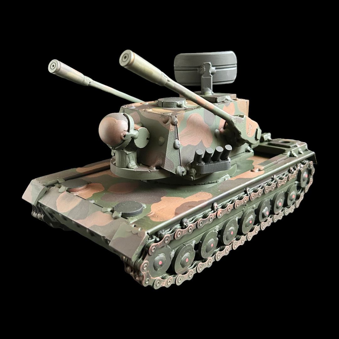 Flakpanzer Gepard - 29x16,5x18 cm (LxLxA).