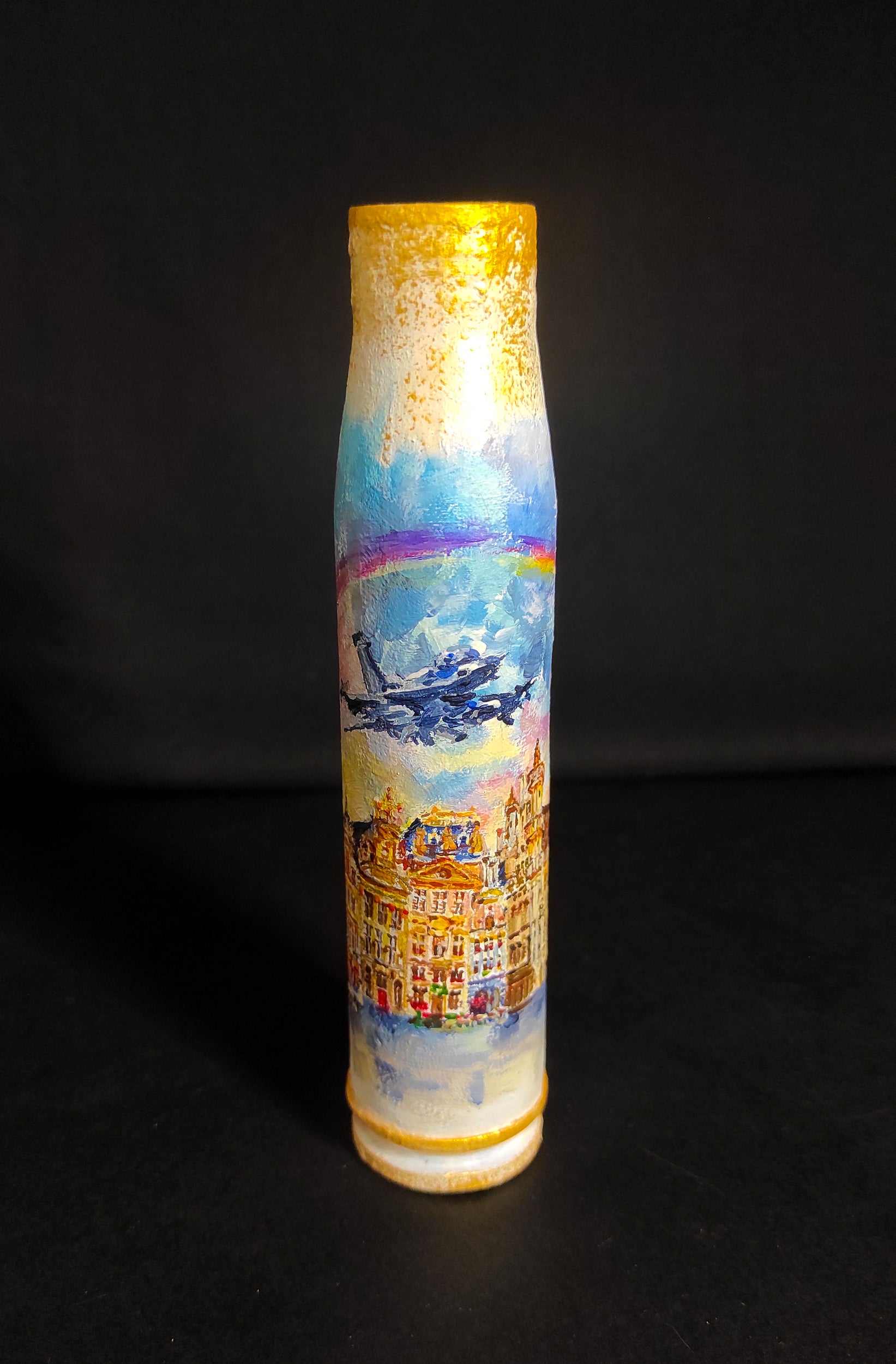 Belgium painted 30mm shell art piece saying thank you, 16.5cm tall by Inna Zubok