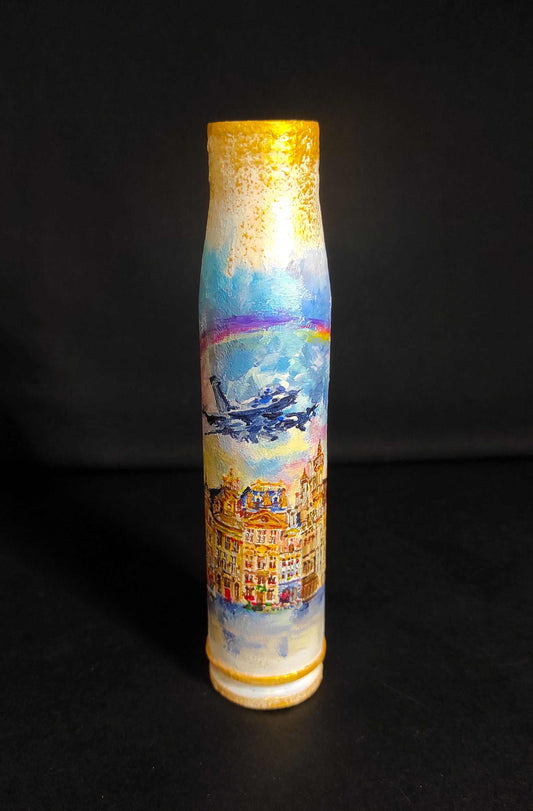 Belgium painted 30mm shell art piece saying thank you, 16.5cm tall by Inna Zubok