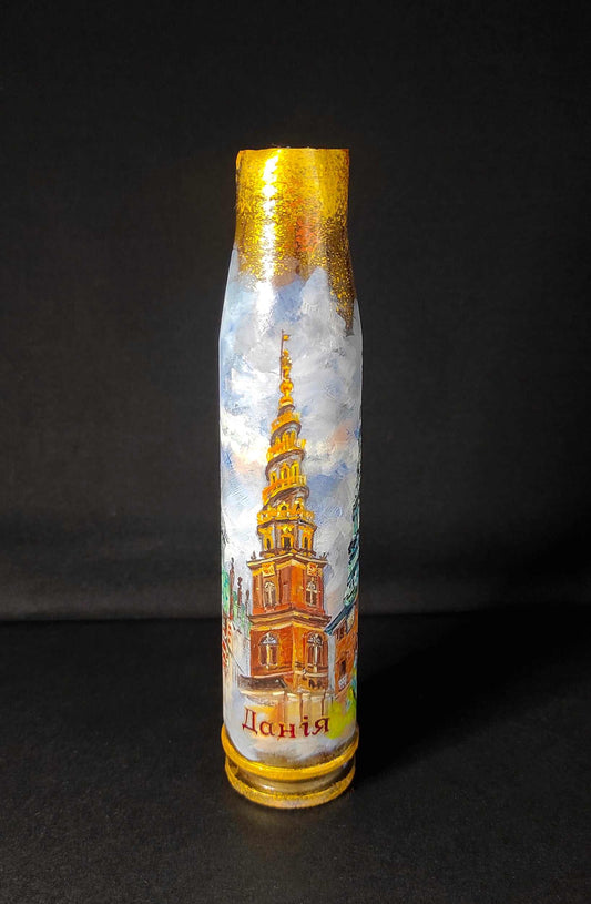30mm shell drawing featuring Copenhagen's Church of Our Savior painted on a 16.5cm tall shell thanking Denmark
