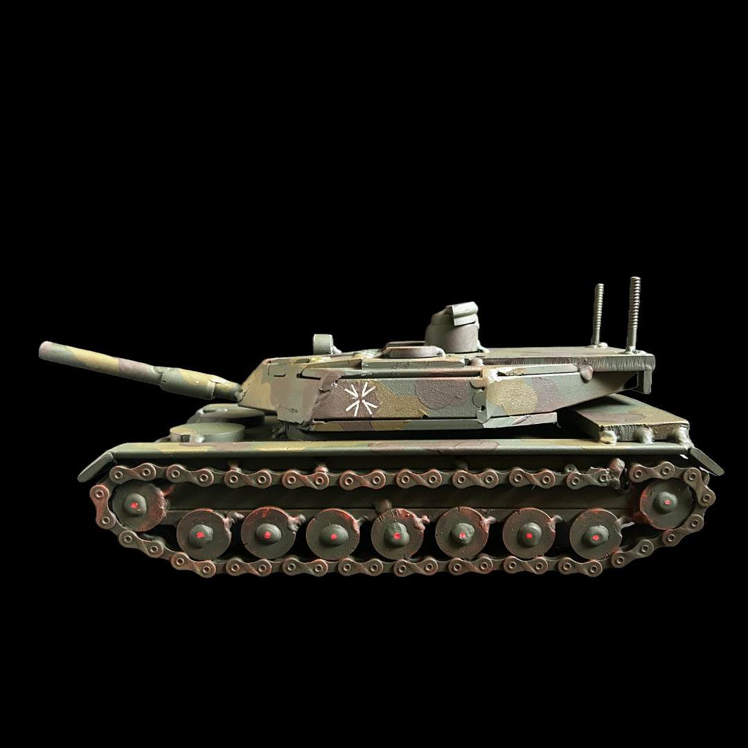 Kampfpanzer Leopard 2 German battle tank model 27x15.5x13cm
