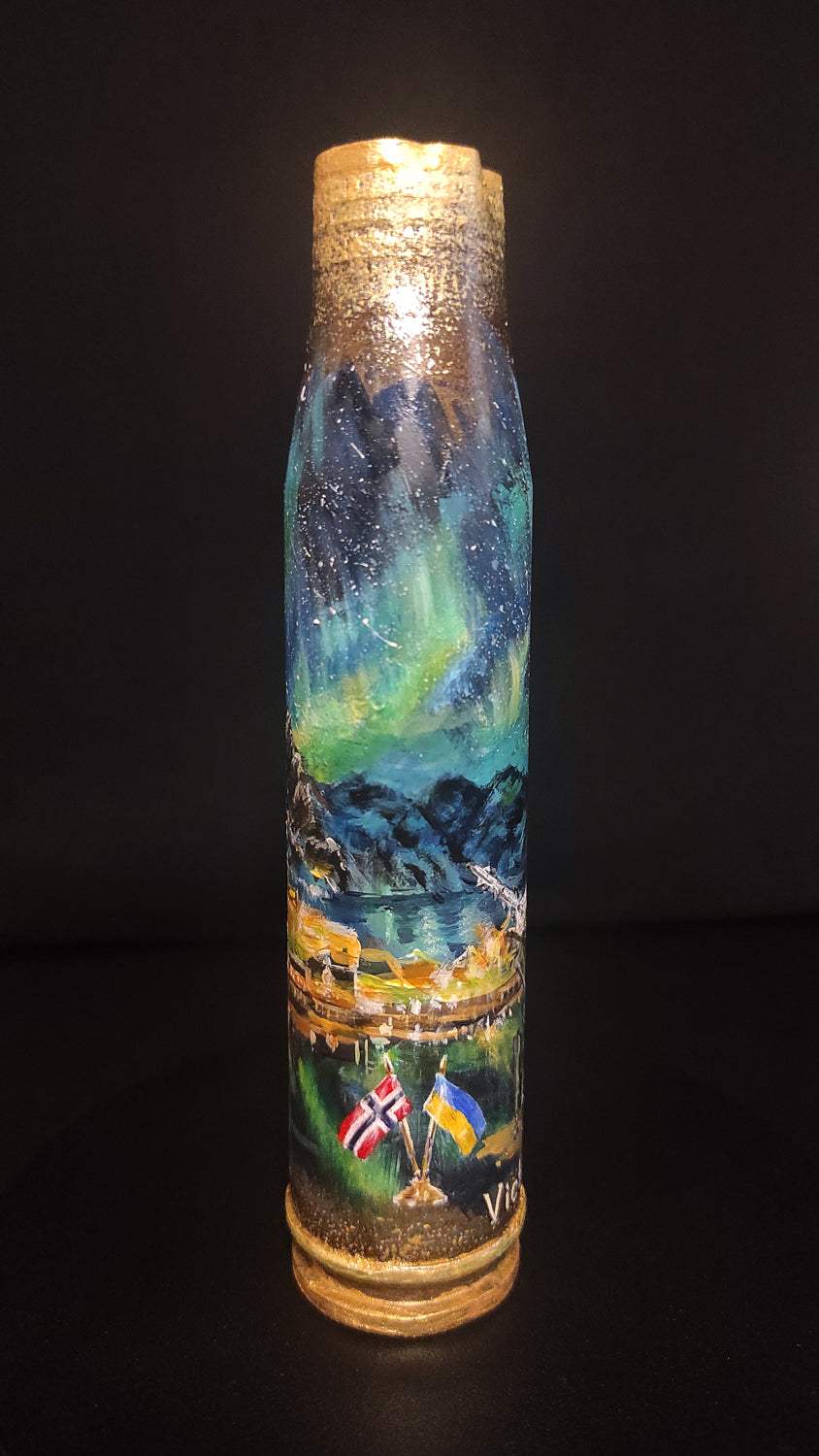 30mm shell artwork featuring Norway Northern Lights by Inna Zubok