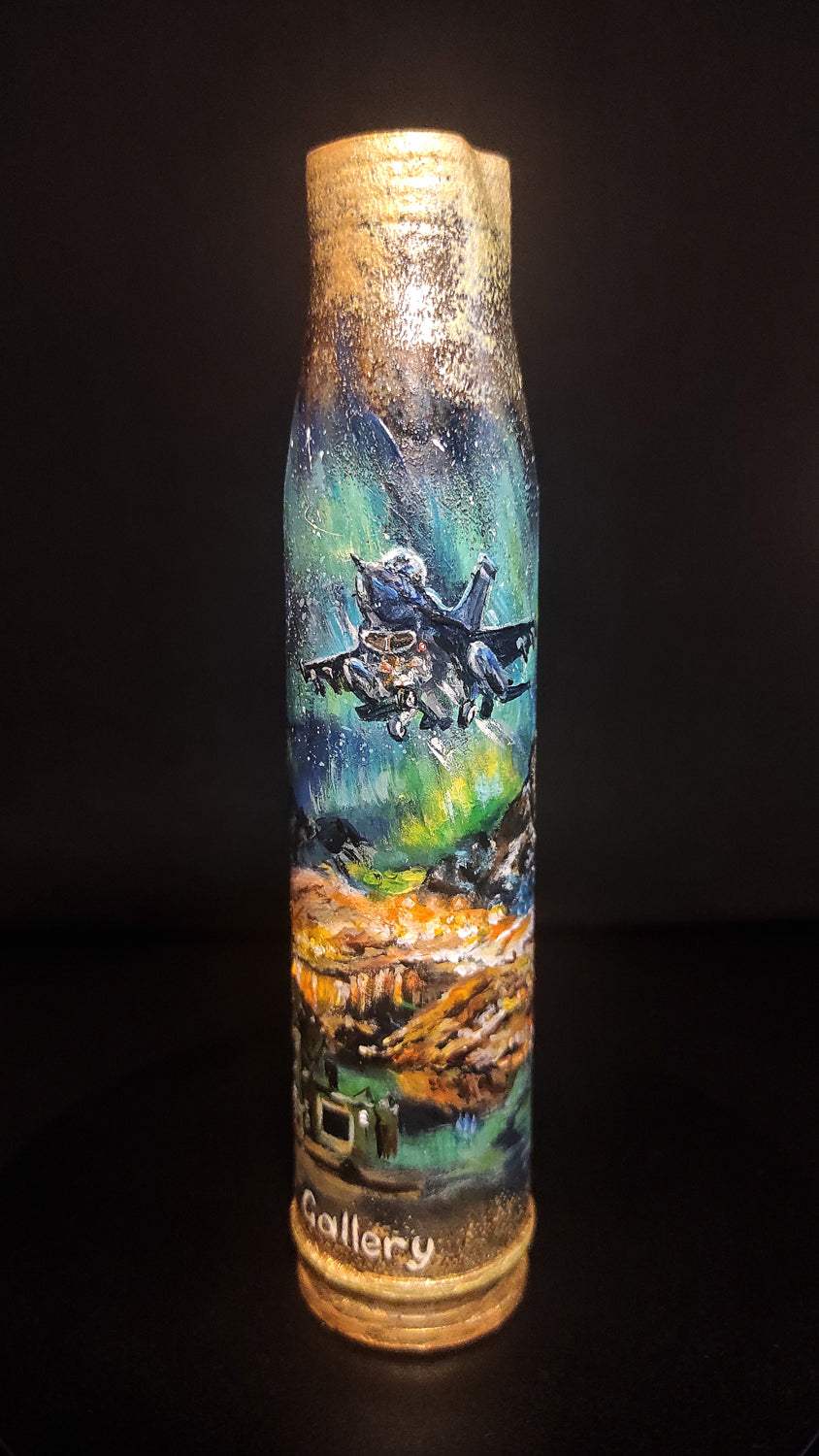Hand-painted 30mm shell featuring Norway Northern Lights artwork by Inna Zubok with thank you message