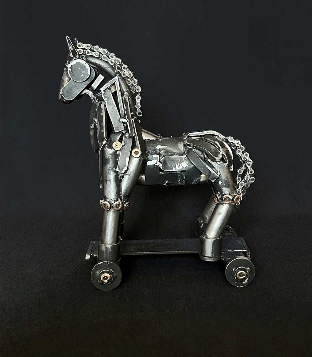 Trojan Horse sculpture 25x20x38 cm by Hisoshi Art Studio and Lenny Pridatko
