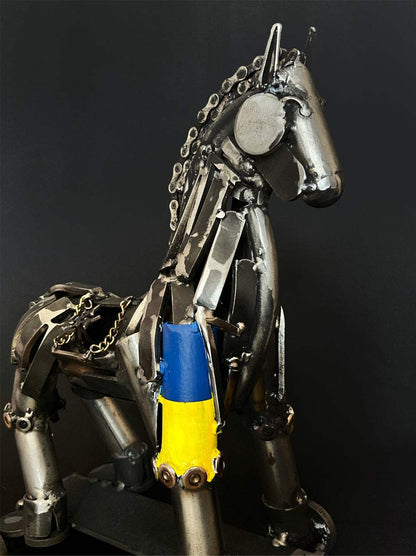 Trojan Horse sculpture 25x20x38 by Hisoshi Art Studio