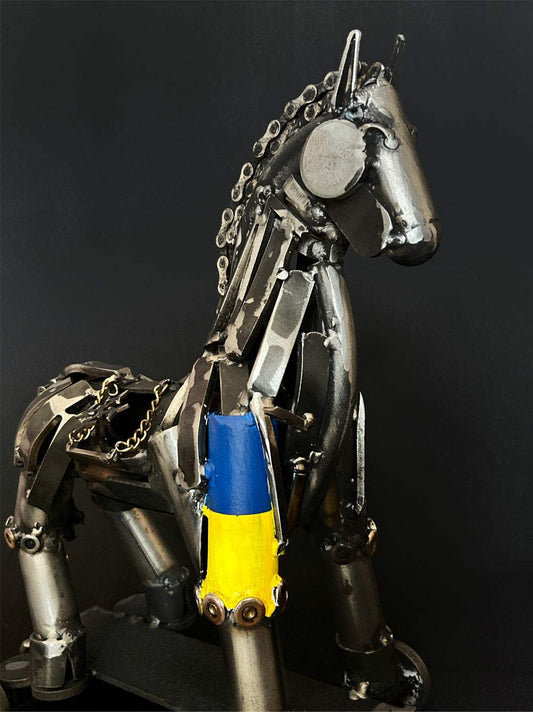 Trojan Horse sculpture 25x20x38 by Hisoshi Art Studio