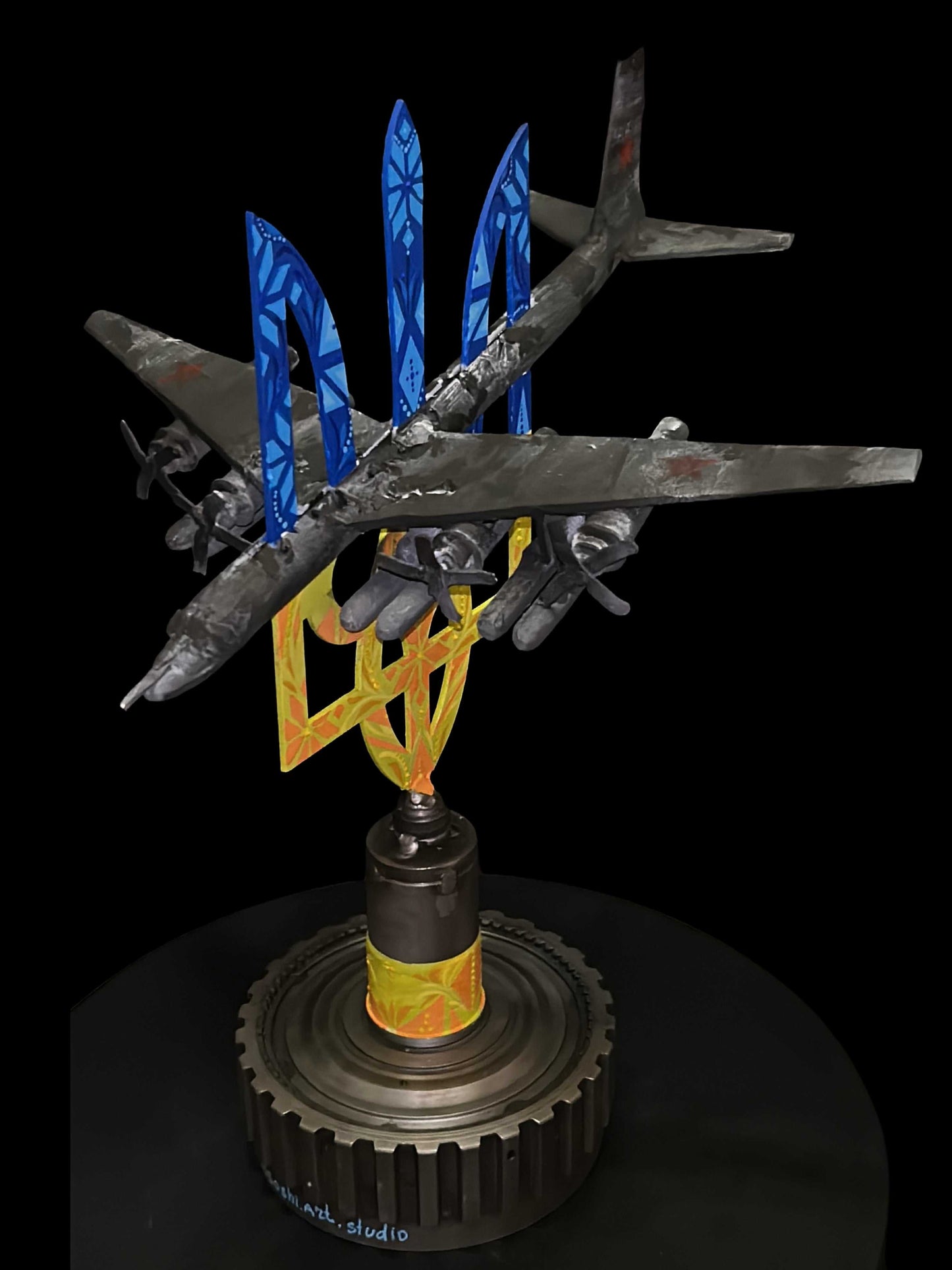 TU-95 impaled on Tryzub sculpture by Hisoshi Art Studio, 33cm tall aircraft model
