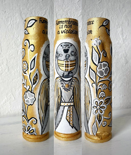 Motanka. Pictat pe o schijă de 30 mm. (16,5 cm înălțime). (#1297 AH)